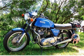 1973 Norton Commondo 750 核戰倖存者