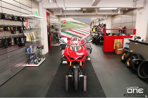 DUCATI HK 新蒲崗陳列室 - 優閒舒適的觀賞靚車及購買環境