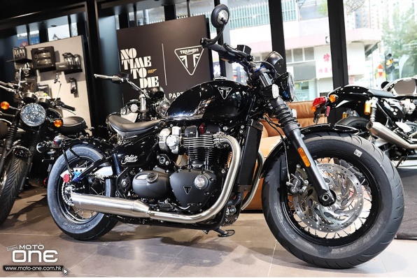 2023 Triumph Bonneville Bobber  Chrome Edition 電鍍油缸限量版配亮黑的英式復古巡航車 - 只限推出一年