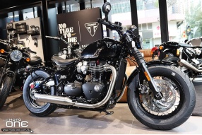 2023 Triumph Bonneville Bobber  Chrome Edition 電鍍油缸限量版配亮黑的英式復古巡航車 - 只限推出一年