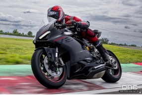 2024 DUCATI PANIGALE V2 - Black on Black 富層次優雅新款黑色登場