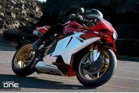 MV AGUSTA SUPERVELOCE 1000 SERIE ORO-208匹超過時速300公里超級復古車 