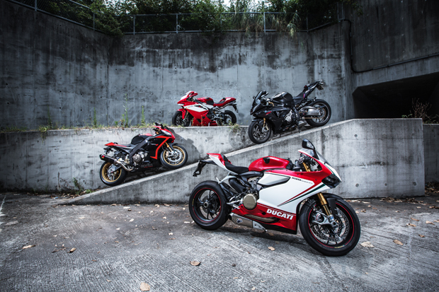 RSV4 vs S1000RR vs 1199 Panigale S vs F4R