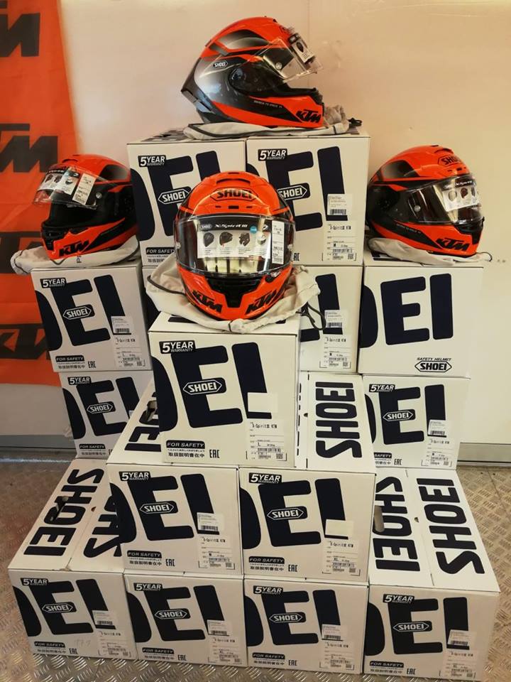 2018 KTM x SHOEI HELMET