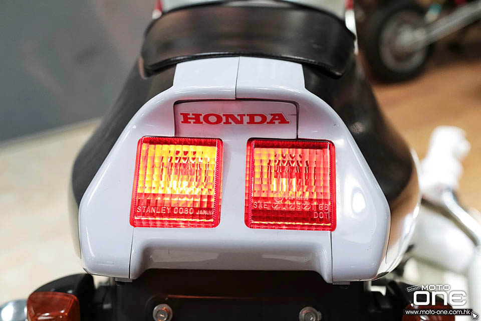 HONDA RVF 400